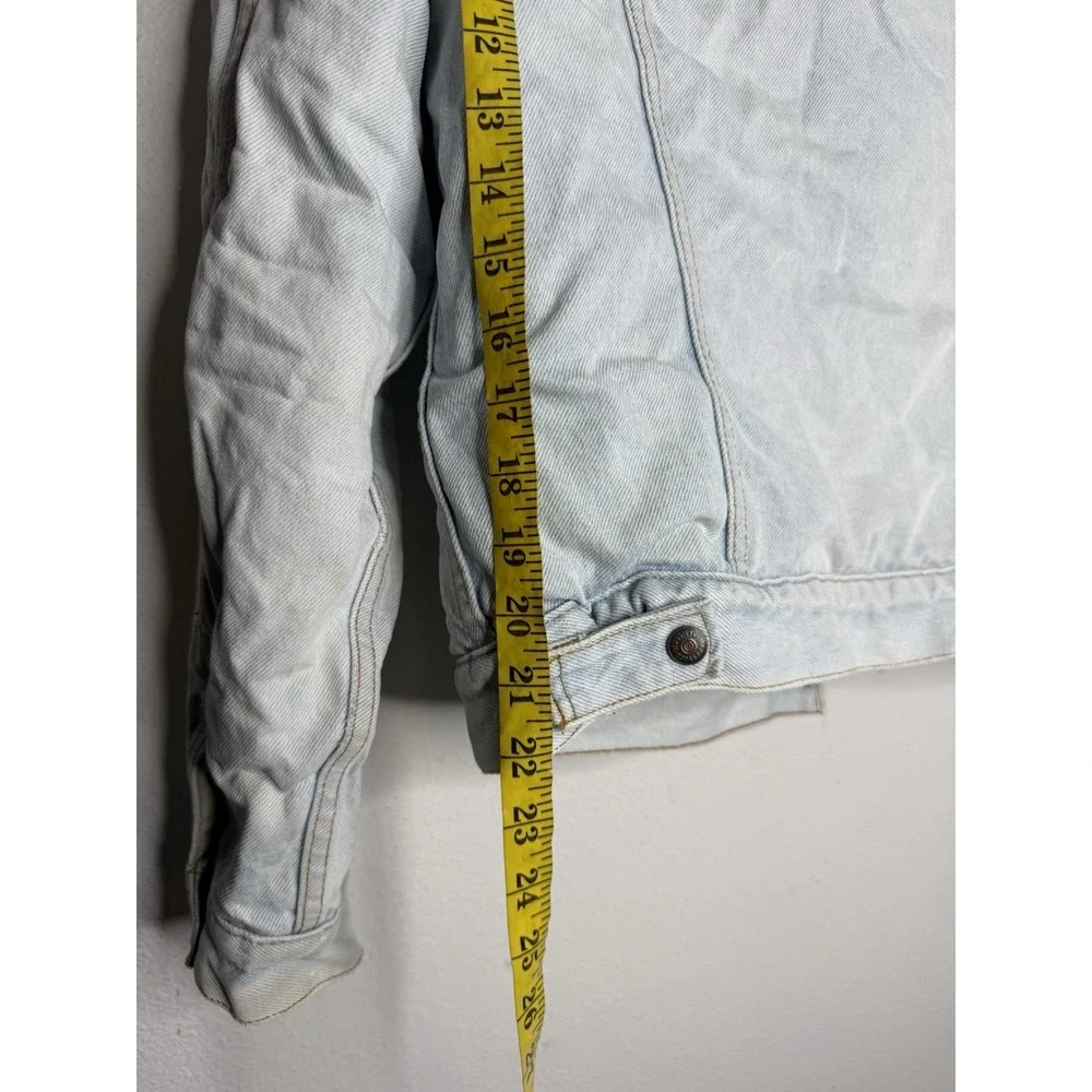 Vintage USA Levi's Light Wash Relaxed Fit Sherpa Lined Trucker Jacket Size 42R